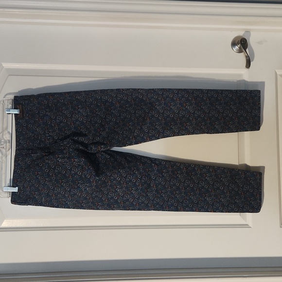 Levi size 8 (29x32) floral print jeans - Picture 4 of 5